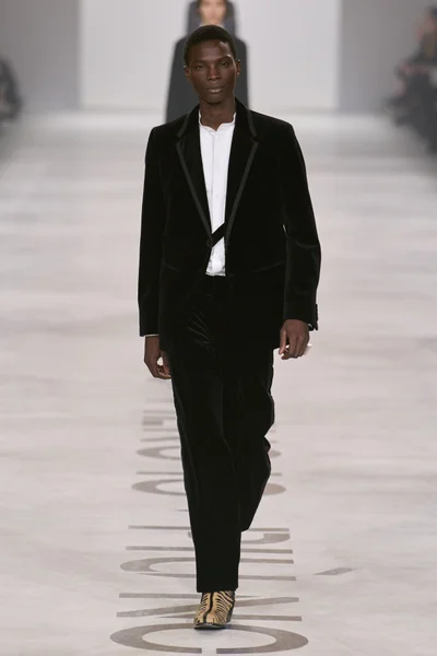 Look 69
